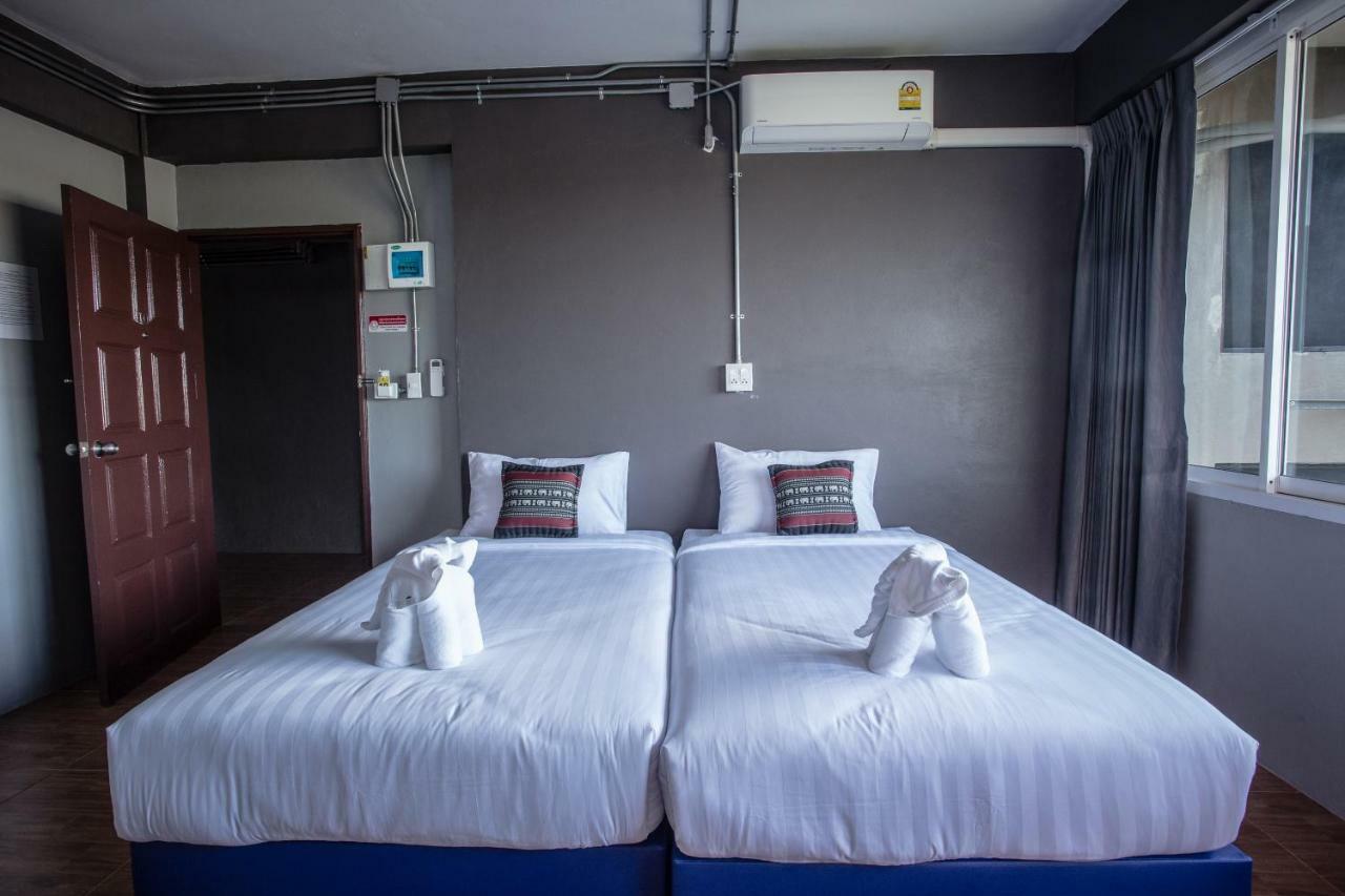 Baan Chang Hotel & Coffee House Tak Extérieur photo