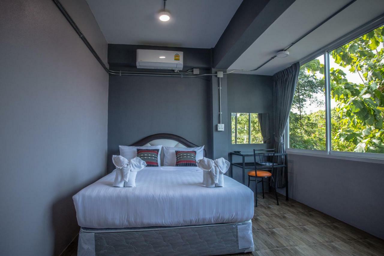 Baan Chang Hotel & Coffee House Tak Extérieur photo