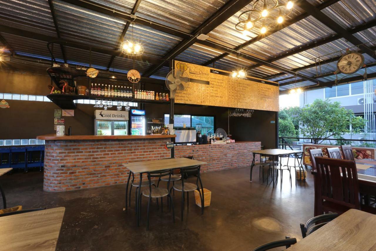 Baan Chang Hotel & Coffee House Tak Extérieur photo